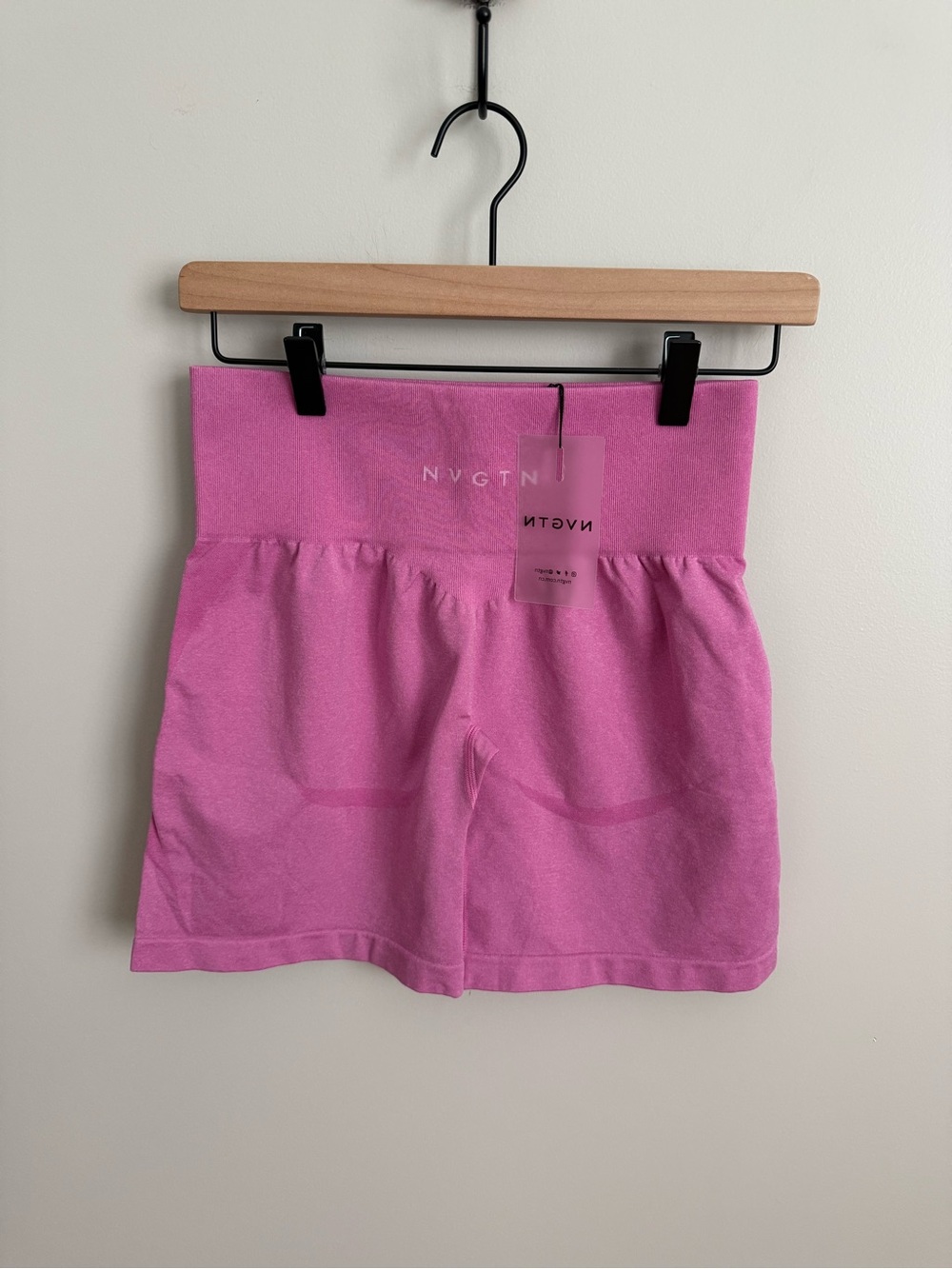 NWT NVGTN Pro Seamless Bike Shorts Large Bubble Gum Pink